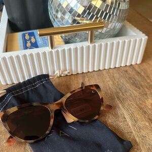 Madewell Tortoiseshell Cat Eye Sunglasses with Dark Lenses NWT